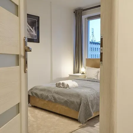 Oomph Premium ורשה